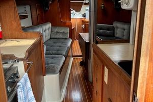 1981 Hinterhoeller Niagara 35